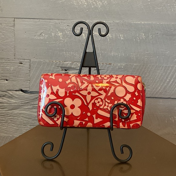 Louis Vuitton Handbags - Authentic Louis Vuitton zippy,  limited edition monogram vernis long wallet